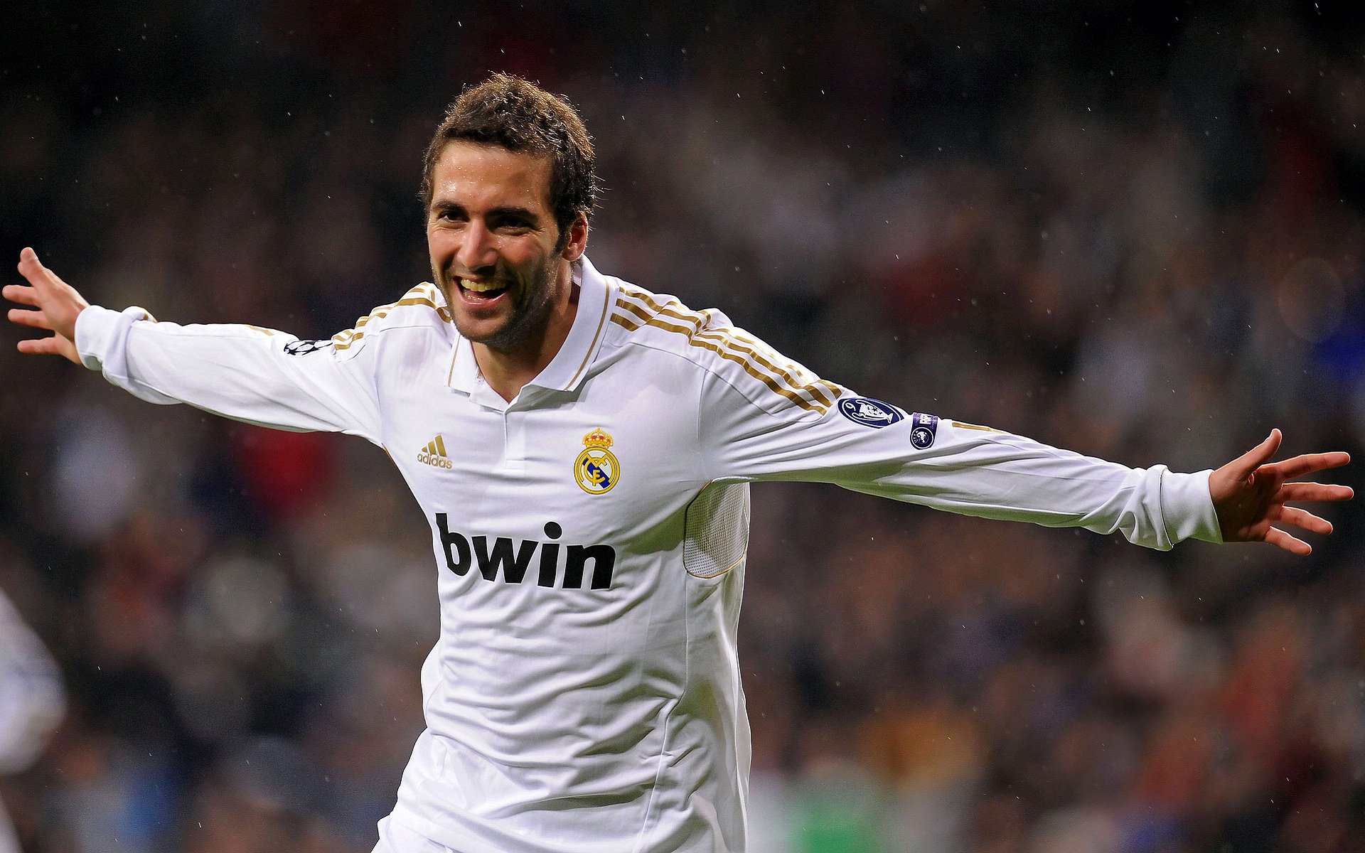 开云APP-厄德高奏响那不勒斯胜利乐章，一场险胜背后的节奏大师